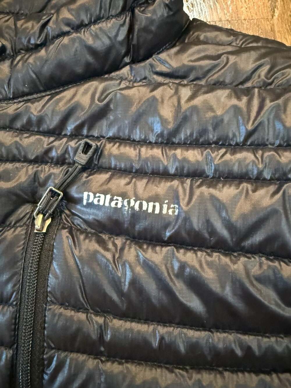 Patagonia Women's Down Hooded Jacket Black Size Small - Picture 2 of 5